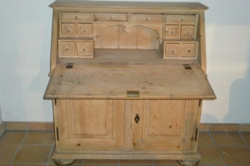 Arbeitszimmertauglicher bastelplatz (schubladenregal ...