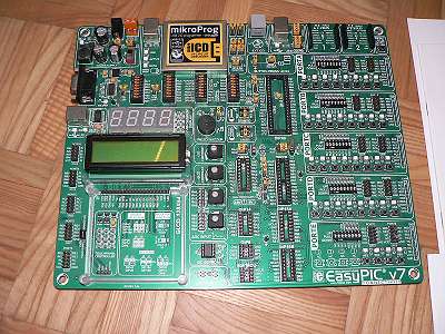 [V] MikroElektronika EasyPIC V7 development Board mit Zubehör