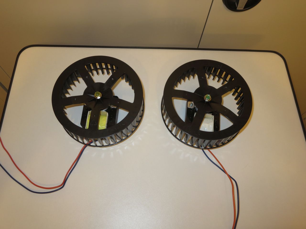 [VS] 2 Ventilatoren - Mikrocontroller.net